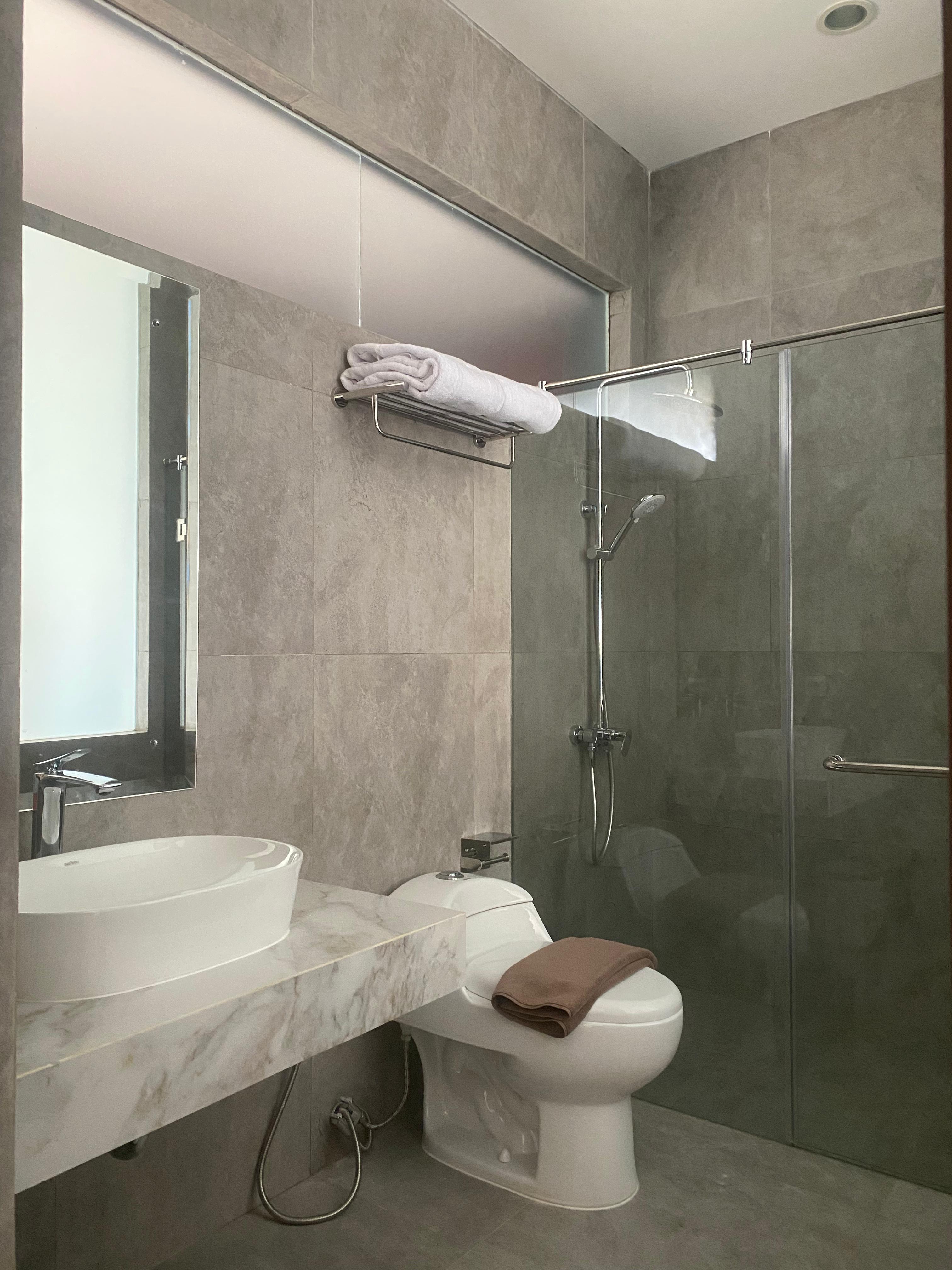 Modern bathroom with elegant fixtures